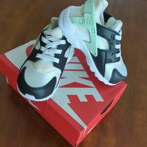 Nike Huarache Run Toddler's C6 White-Mint Foam-Off Noir new!!